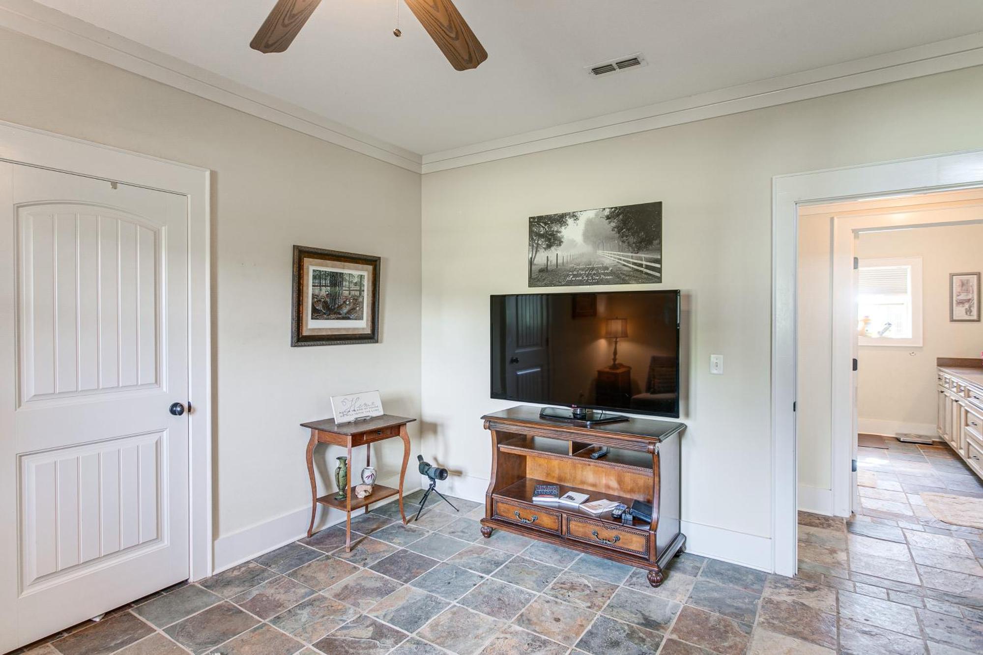Secluded Home With Deck - Near Downtown Fitzgerald! Bagian luar foto